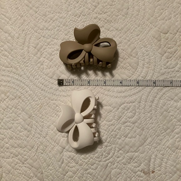 Set of Two Bow Hair Clips in White and Tan - Picture 2 of 2